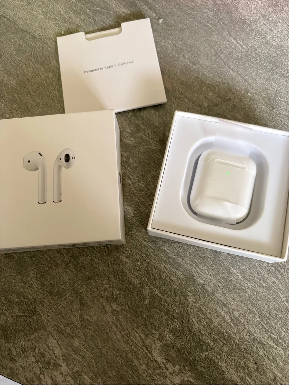 Apple White Wireless Earbuds
